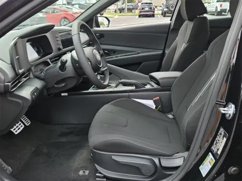 More photos of 2025 Hyundai Elantra SEL Sport at ALM Hyundai Warner Robins, GA