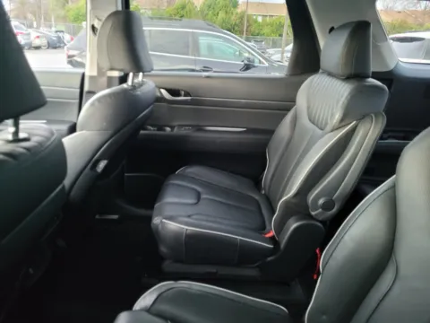 More photos of 2024 Hyundai Palisade Limited at Hyundai Warner Robins, GA