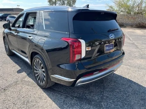 More photos of 2023 Hyundai Palisade Calligraphy at ALM Hyundai Warner Robins, GA