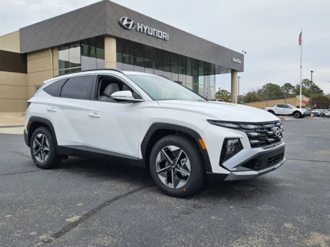 White 2026 Hyundai Tucson SEL Premium for sale in Warner Robins, GA