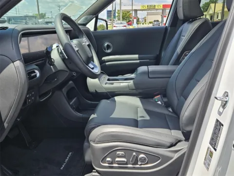 More photos of 2026 Hyundai Palisade Calligraphy at ALM Hyundai Warner Robins, GA