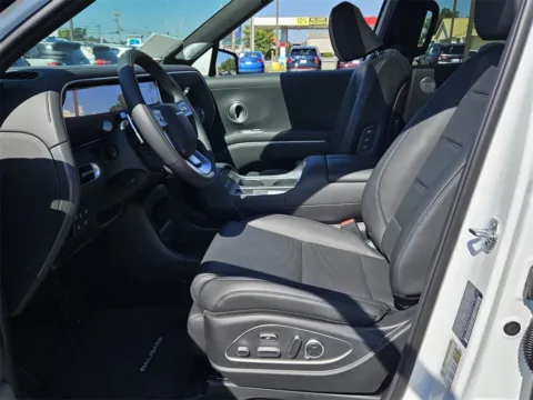 More photos of 2026 Hyundai Palisade Calligraphy at ALM Hyundai Warner Robins, GA