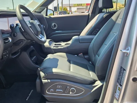 More photos of 2026 Hyundai Palisade Calligraphy at Hyundai Warner Robins, GA