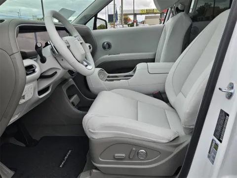 More photos of 2026 Hyundai Palisade Limited at ALM Hyundai Warner Robins, GA