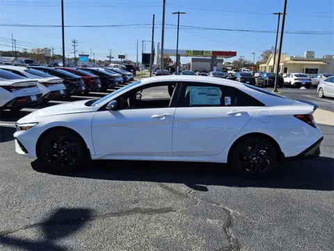 More photos of 2026 Hyundai Elantra SEL Sport at ALM Hyundai Warner Robins, GA