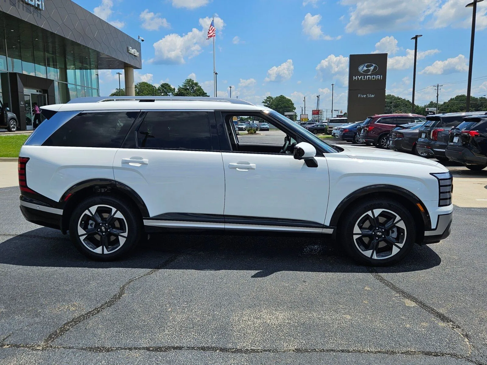 2026 Hyundai Palisade Limited - Photo 13