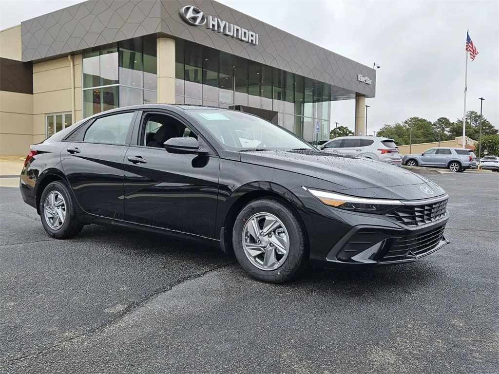 Black 2026 Hyundai Elantra SE for sale in Warner Robins, GA