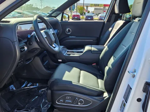 More photos of 2026 Hyundai Palisade Calligraphy at Hyundai Warner Robins, GA