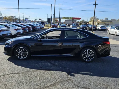 More photos of 2025 Toyota Camry at ALM Hyundai Warner Robins, GA