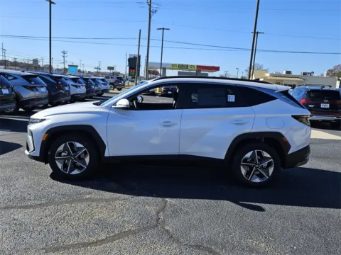More photos of 2025 Hyundai Tucson SEL Convenience at ALM Hyundai Warner Robins, GA