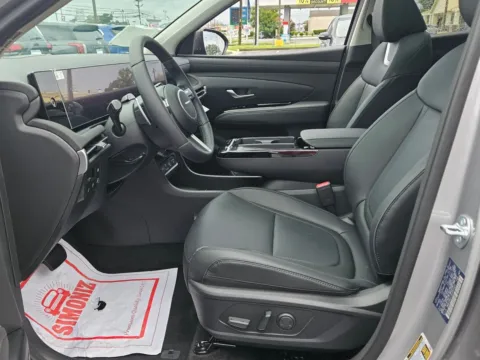 More photos of 2025 Hyundai Tucson Hybrid Limited at Hyundai Warner Robins, GA