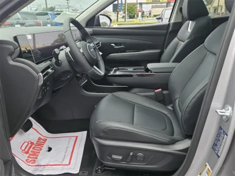 More photos of 2025 Hyundai Tucson Hybrid Limited at ALM Hyundai Warner Robins, GA