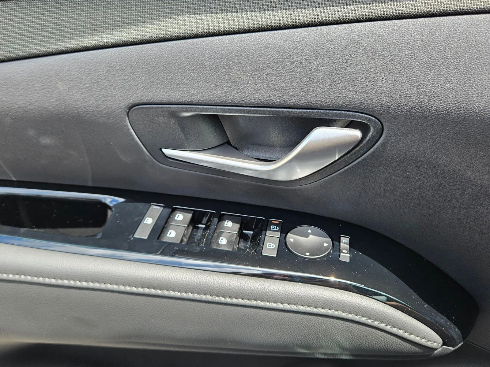 2025 Hyundai Santa Cruz Limited - Photo 28