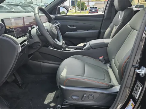 More photos of 2025 Hyundai Santa Cruz Limited at ALM Hyundai Warner Robins, GA