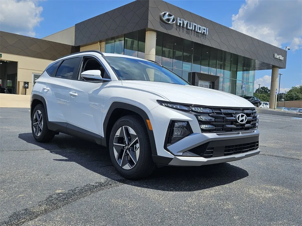 White 2025 Hyundai Tucson SEL Convenience for sale in Warner Robins, GA