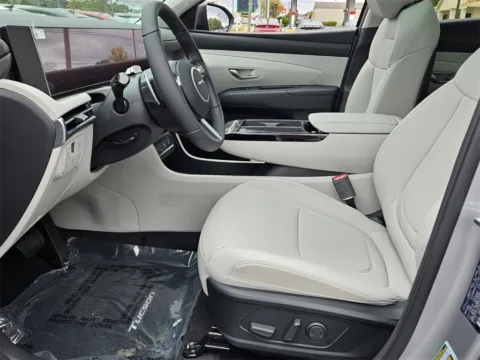More photos of 2025 Hyundai Tucson Hybrid SEL Convenience at ALM Hyundai Warner Robins, GA
