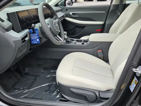 More photos of 2026 Hyundai Sonata SE at Hyundai Warner Robins, GA