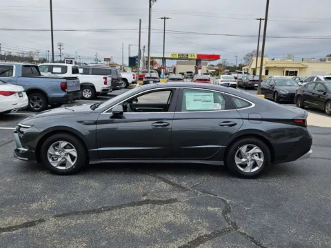 More photos of 2026 Hyundai Sonata SE at Hyundai Warner Robins, GA
