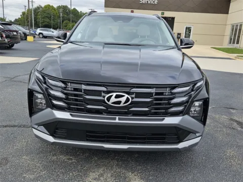 Photos of 2026 Hyundai Tucson SEL Premium for sale in Warner Robins, GA at ALM Hyundai Warner Robins