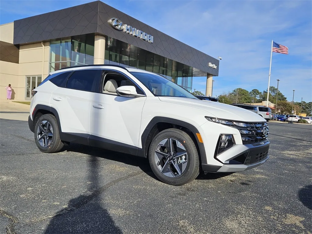 White 2026 Hyundai Tucson SEL Premium for sale in Warner Robins, GA