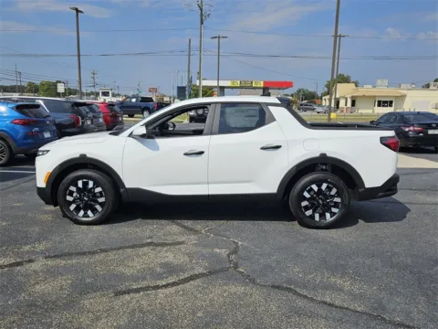 More photos of 2026 Hyundai Santa Cruz SE at ALM Hyundai Warner Robins, GA