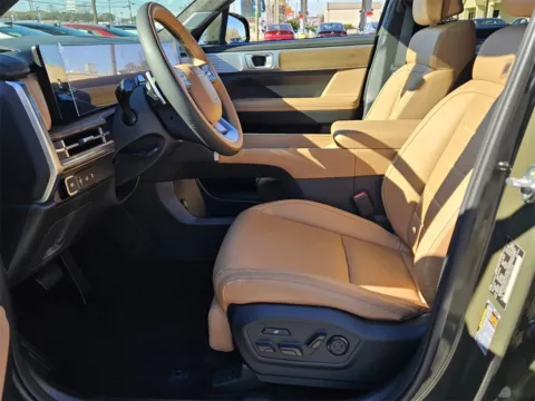 More photos of 2026 Hyundai Santa Fe Calligraphy at ALM Hyundai Warner Robins, GA