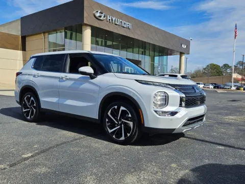 White 2024 Mitsubishi Outlander SE for sale in Warner Robins, GA