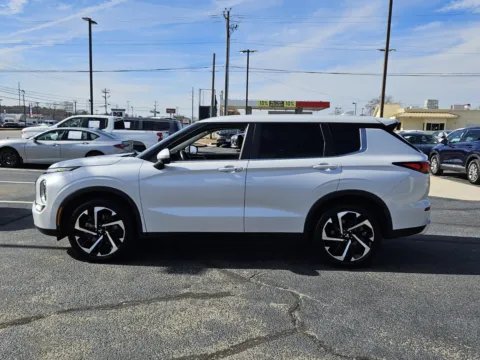 More photos of 2024 Mitsubishi Outlander SE at Hyundai Warner Robins, GA