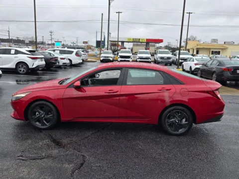 More photos of 2023 Hyundai Elantra SEL at Hyundai Warner Robins, GA
