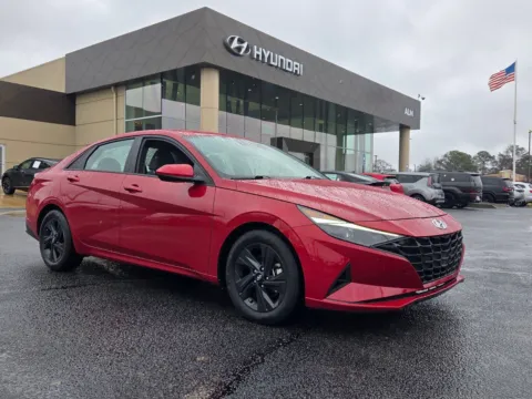 Red 2023 Hyundai Elantra SEL for sale in Warner Robins, GA