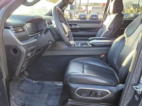 More photos of 2024 Jeep Wagoneer L Series II at Hyundai Warner Robins, GA