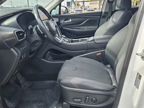 More photos of 2023 Hyundai Santa Fe SEL at Hyundai Warner Robins, GA