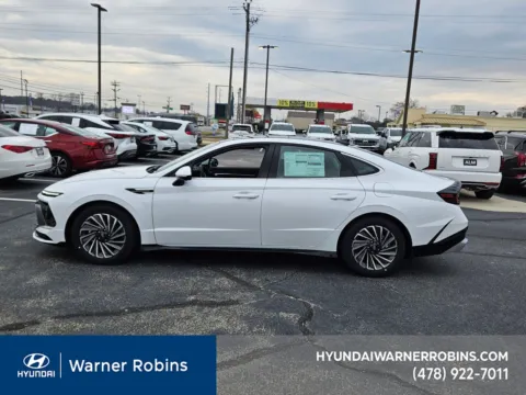 More photos of 2026 Hyundai Sonata Hybrid Limited at Hyundai Warner Robins, GA