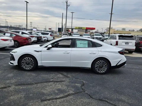 More photos of 2026 Hyundai Sonata Hybrid Limited at Hyundai Warner Robins, GA