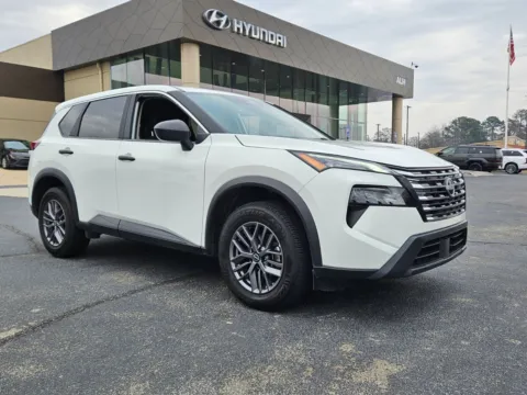 White 2024 Nissan Rogue S for sale in Warner Robins, GA