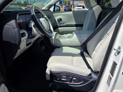 More photos of 2026 Hyundai Palisade Calligraphy at Hyundai Warner Robins, GA