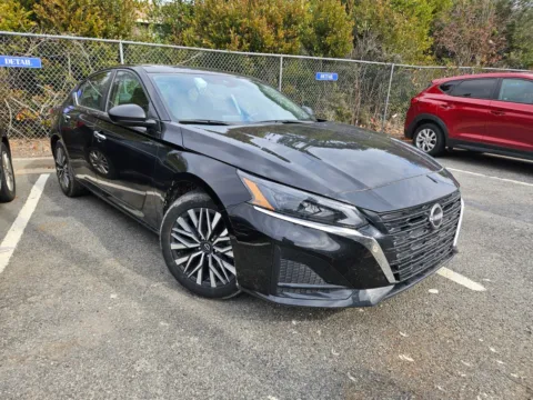 Black 2024 Nissan Altima 2.5 SV for sale in Warner Robins, GA