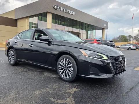 Black 2024 Nissan Altima 2.5 SV for sale in Warner Robins, GA