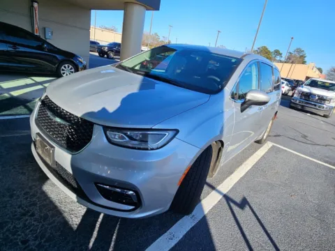 Another view of 2023 Chrysler Pacifica Touring L for sale in Warner Robins, GA at Hyundai Warner Robins