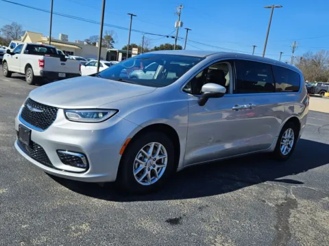 Another view of 2023 Chrysler Pacifica Touring L for sale in Warner Robins, GA at Hyundai Warner Robins
