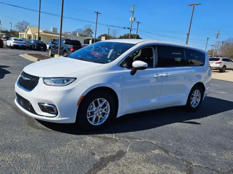 Another view of 2023 Chrysler Pacifica Touring L for sale in Warner Robins, GA at Hyundai Warner Robins