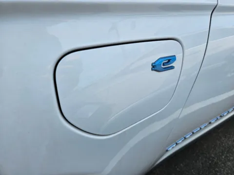 More photos of 2024 Jeep Grand Cherokee 4xe at Hyundai Warner Robins, GA