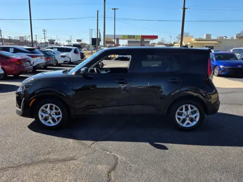 More photos of 2025 Kia Soul LX at Hyundai Warner Robins, GA