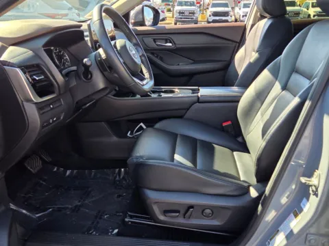 More photos of 2023 Nissan Rogue SL at Hyundai Warner Robins, GA