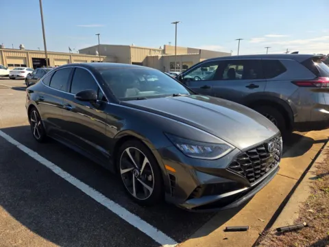 Gray 2022 Hyundai Sonata SEL Plus for sale in Warner Robins, GA
