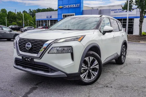 White 2021 Nissan Rogue SV for sale in Warner Robins, GA