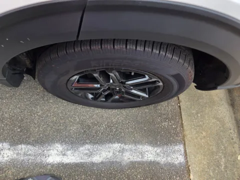 More photos of 2025 Ford Explorer Active at Hyundai Warner Robins, GA