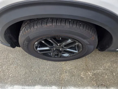 More photos of 2025 Ford Explorer Active at Hyundai Warner Robins, GA