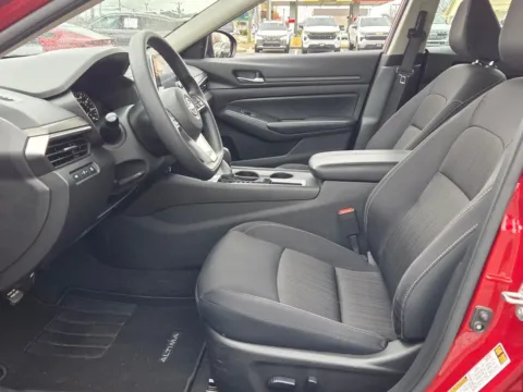 More photos of 2025 Nissan Altima 2.5 SV at Hyundai Warner Robins, GA