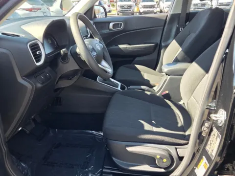 More photos of 2025 Hyundai Venue SE at Hyundai Warner Robins, GA